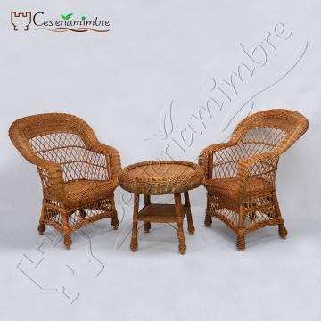 Conjunto de mimbre modelo rollo Conjunto de 2 sillones de mimbre modelo rollo + 1 mesa<br />
Medidas: sillón: 75x65 x 1,00 alto cm. Mesa 60 cm diam.